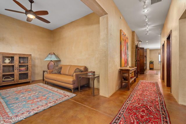 11599 N Adobe Village Place, Marana, AZ 85658