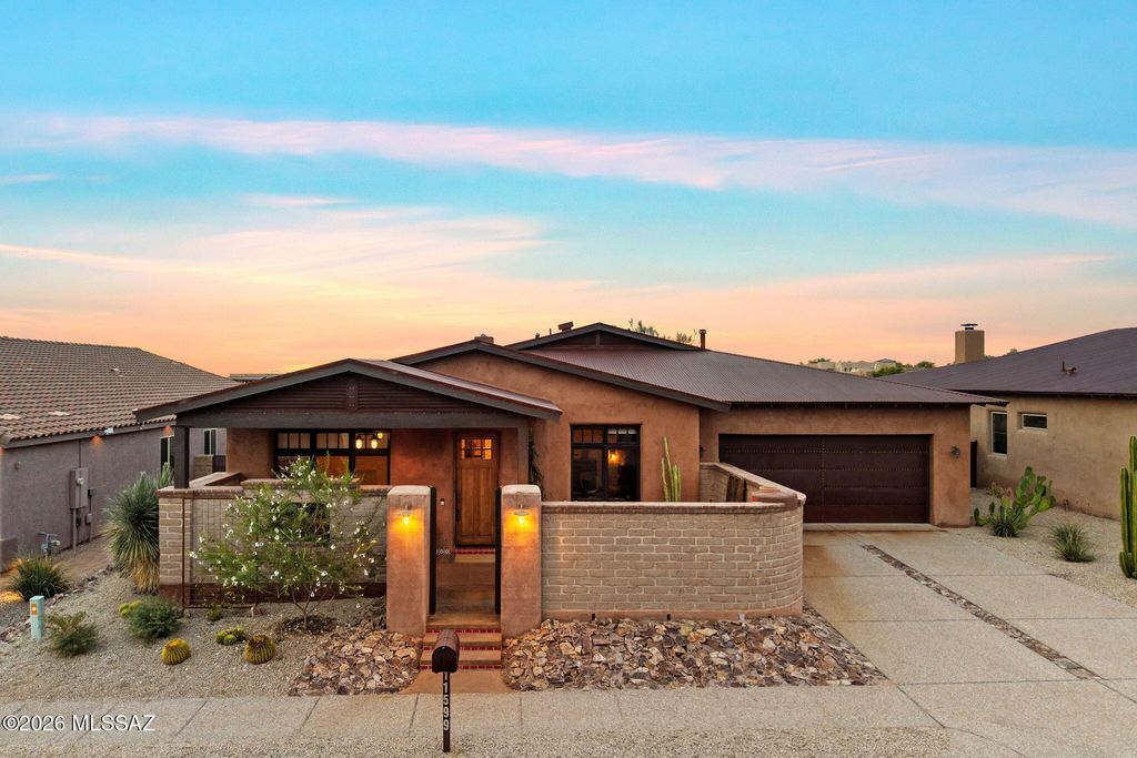 11599 N Adobe Village Place, Marana, AZ 85658