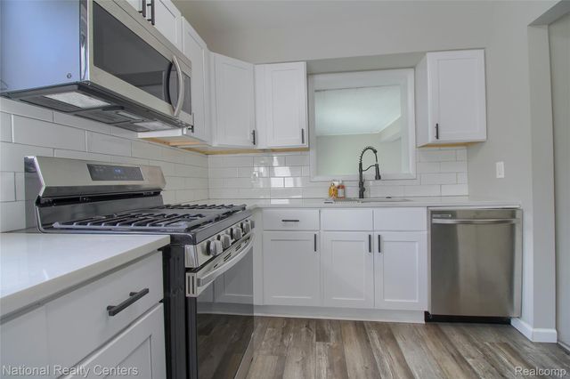 16975 W 14 Mile Road, Beverly Hills Village, MI 48025