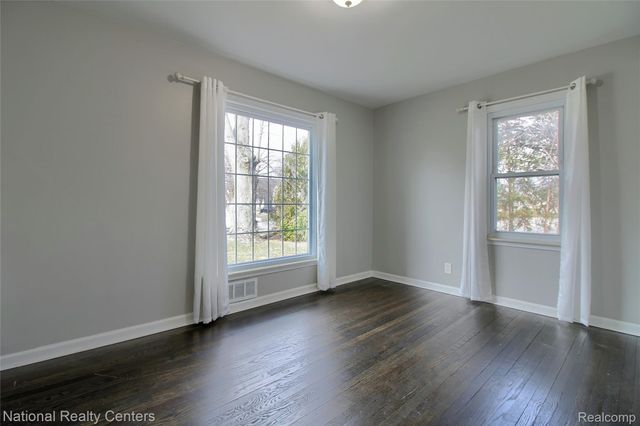 16975 W 14 Mile Road, Beverly Hills Village, MI 48025