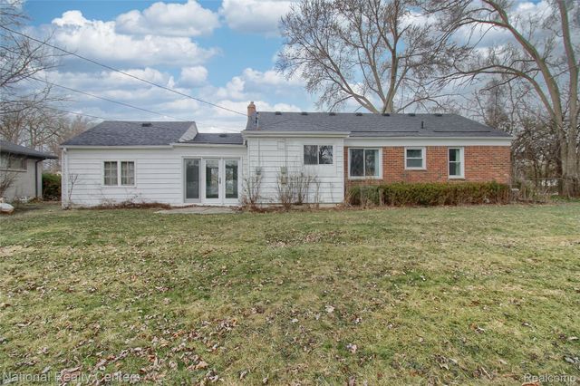 16975 W 14 Mile Road, Beverly Hills Village, MI 48025