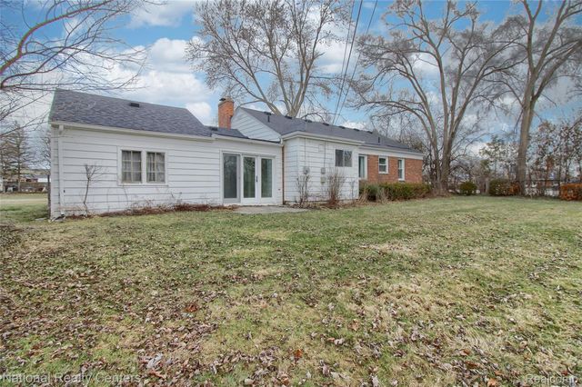 16975 W 14 Mile Road, Beverly Hills Village, MI 48025