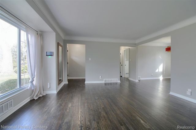 16975 W 14 Mile Road, Beverly Hills Village, MI 48025