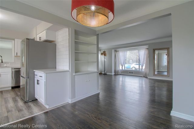 16975 W 14 Mile Road, Beverly Hills Village, MI 48025