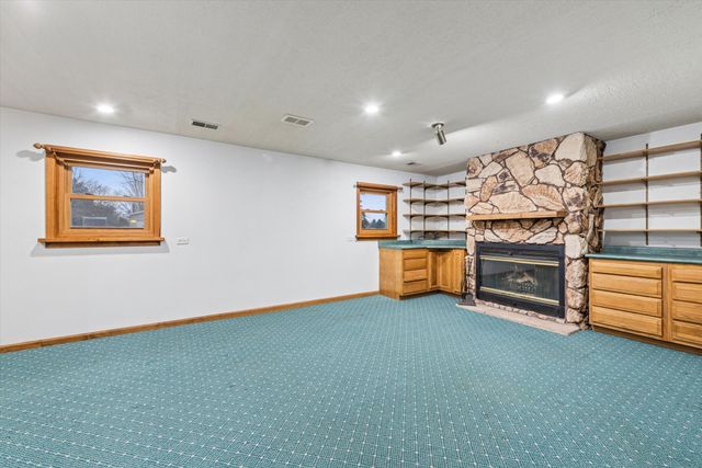 411 Northfield Lane, Valparaiso, IN 46383