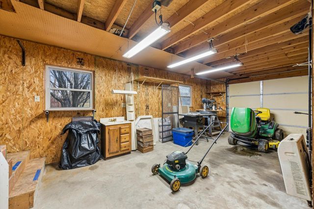 411 Northfield Lane, Valparaiso, IN 46383