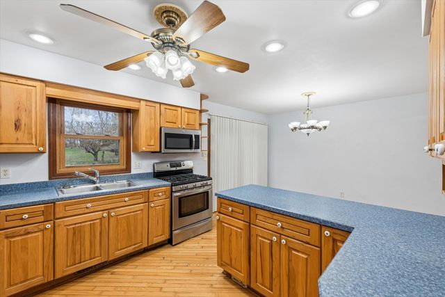 411 Northfield Lane, Valparaiso, IN 46383