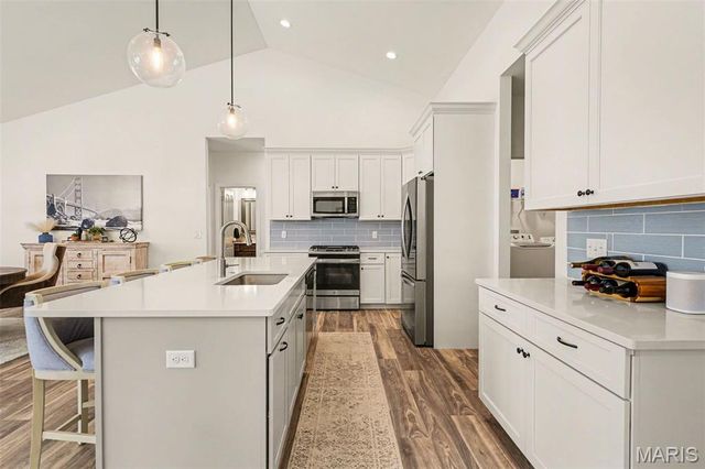 1074 Bloomfield Drive, Eureka, MO 63025