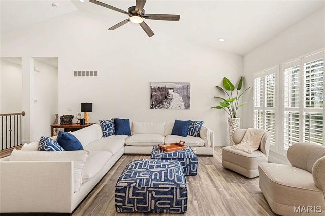 1074 Bloomfield Drive, Eureka, MO 63025