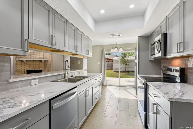 11815 Broadwood, San Antonio, TX 78249