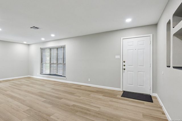 11815 Broadwood, San Antonio, TX 78249