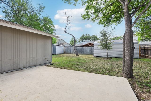 11815 Broadwood, San Antonio, TX 78249