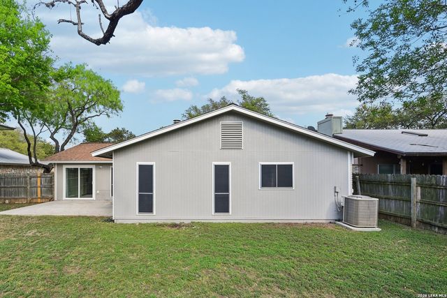 11815 Broadwood, San Antonio, TX 78249