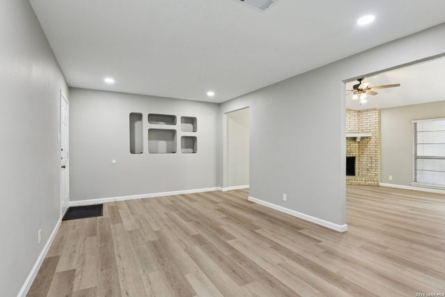 11815 Broadwood, San Antonio, TX 78249