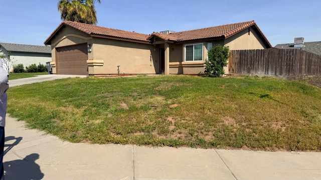 1895 Madison Drive, Madera, CA 93638