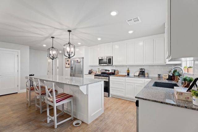 1621 Rockwood Drive, Grove, OK 74344