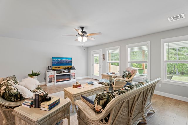 1621 Rockwood Drive, Grove, OK 74344