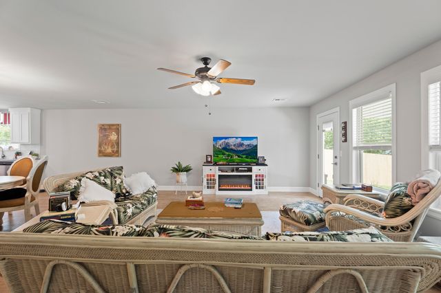 1621 Rockwood Drive, Grove, OK 74344