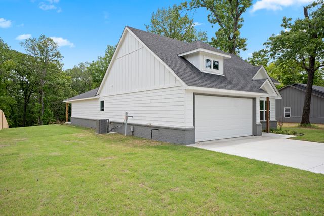 1621 Rockwood Drive, Grove, OK 74344