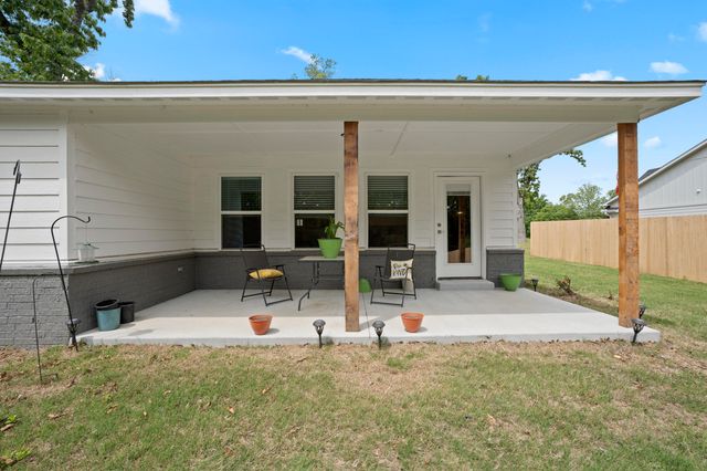 1621 Rockwood Drive, Grove, OK 74344