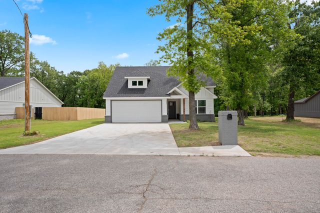 1621 Rockwood Drive, Grove, OK 74344