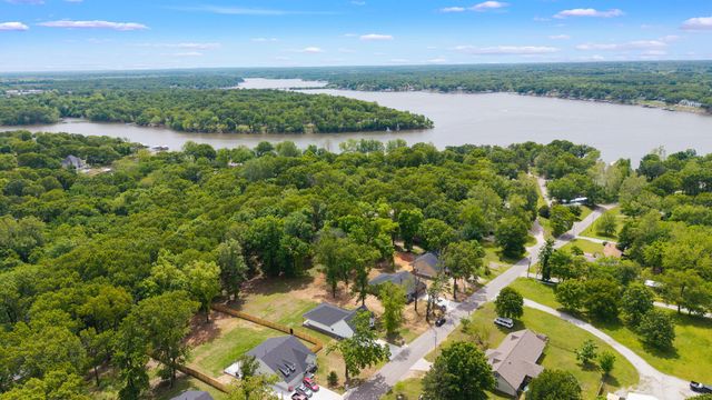 1621 Rockwood Drive, Grove, OK 74344