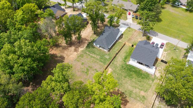 1621 Rockwood Drive, Grove, OK 74344