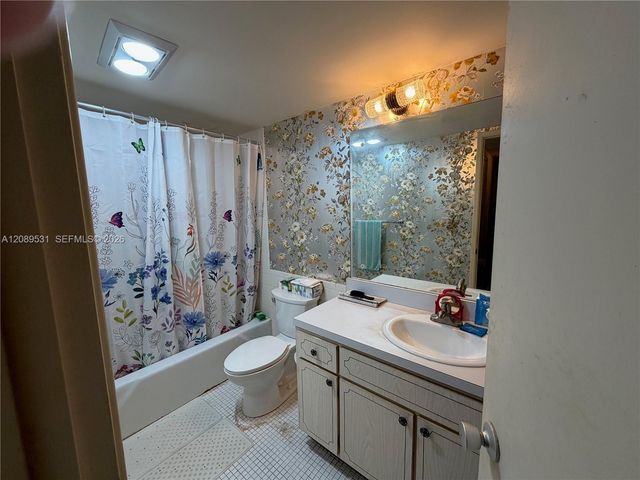 3575 Broken Woods Drive 404, Coral Springs, FL 33065