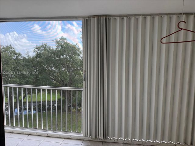 3575 Broken Woods Drive 404, Coral Springs, FL 33065