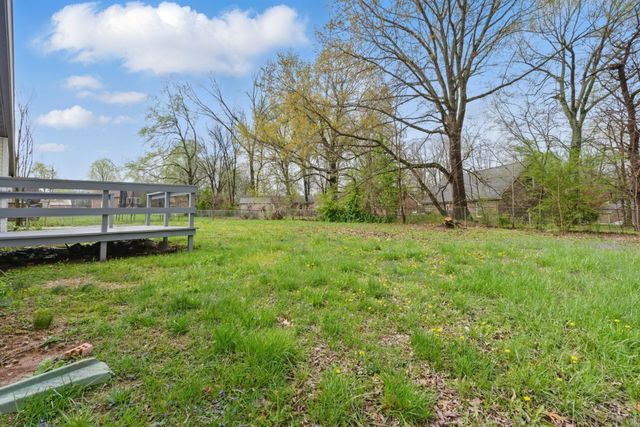 1006 Peachers Mill Rd, Clarksville, TN 37042