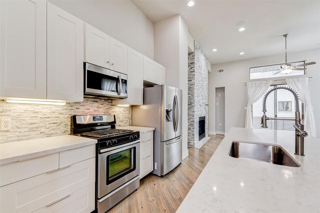 2004 Blodgett Street A, Houston, TX 77004