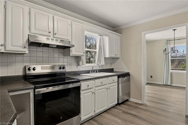 2007 Carlisle Way, High Point, NC 27262