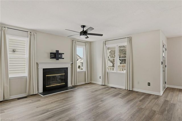 2007 Carlisle Way, High Point, NC 27262