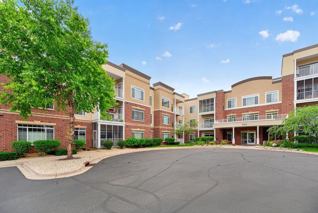 8200 W 33rd Street 323, Saint Louis Park, MN 55426 — exterior