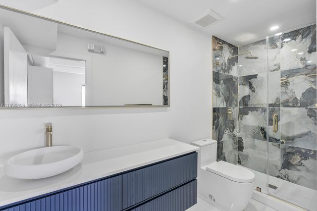 2075 W 76th St 1, Hialeah, FL 33016