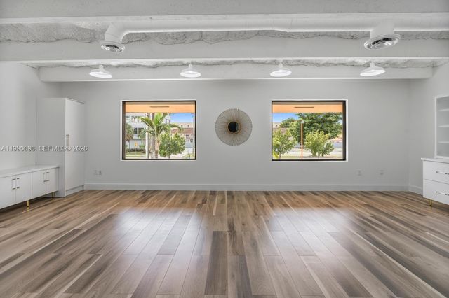 2075 W 76th St 1, Hialeah, FL 33016