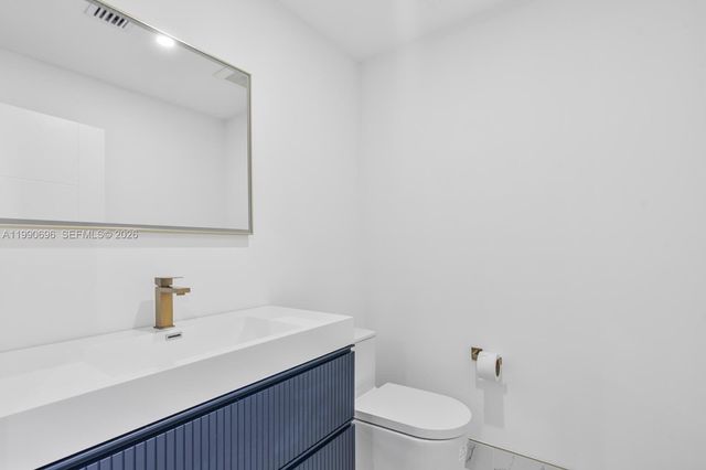 2075 W 76th St 1, Hialeah, FL 33016