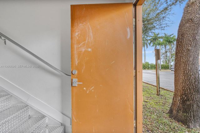 2075 W 76th St 1, Hialeah, FL 33016