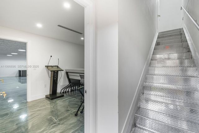 2075 W 76th St 1, Hialeah, FL 33016