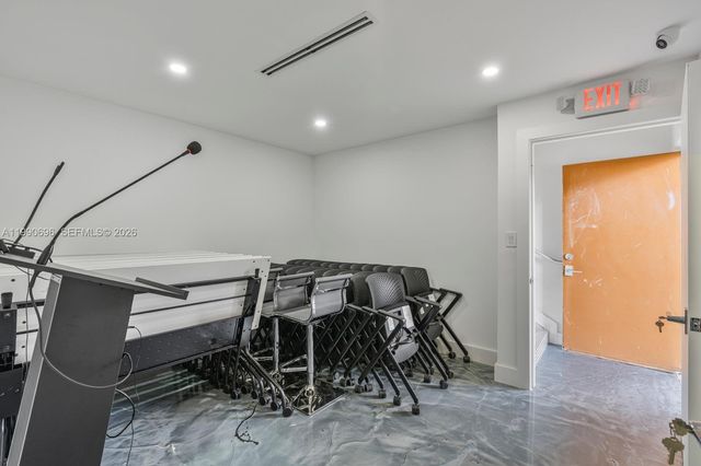2075 W 76th St 1, Hialeah, FL 33016