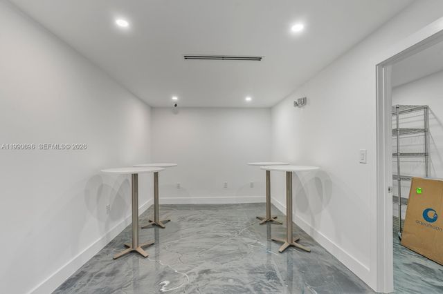 2075 W 76th St 1, Hialeah, FL 33016