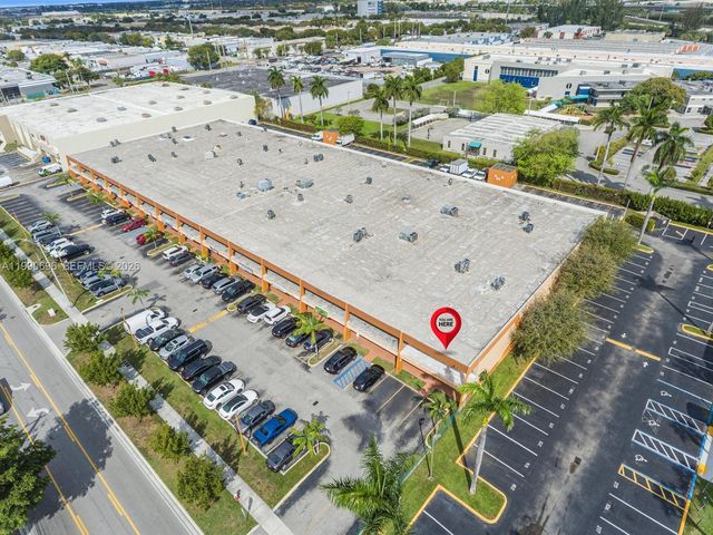 2075 W 76th St 1, Hialeah, FL 33016