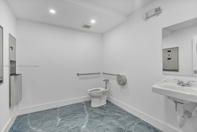 2075 W 76th St 1, Hialeah, FL 33016