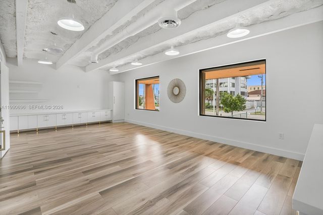 2075 W 76th St 1, Hialeah, FL 33016
