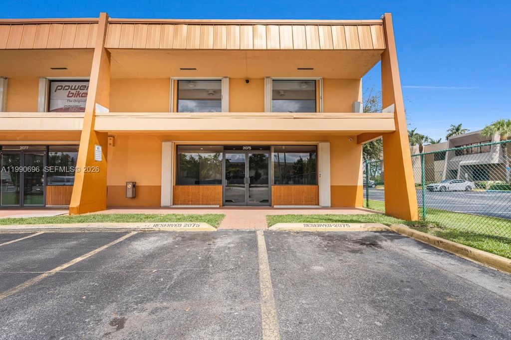 2075 W 76th St 1, Hialeah, FL 33016