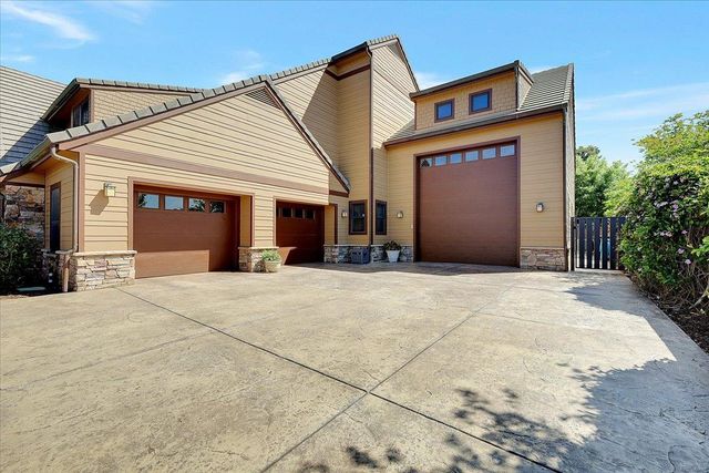 1990 Cobblestone Ct, Yuba City, CA 95993