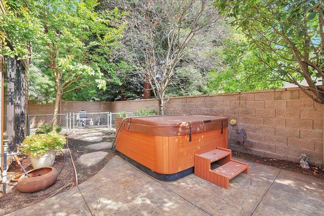1990 Cobblestone Ct, Yuba City, CA 95993