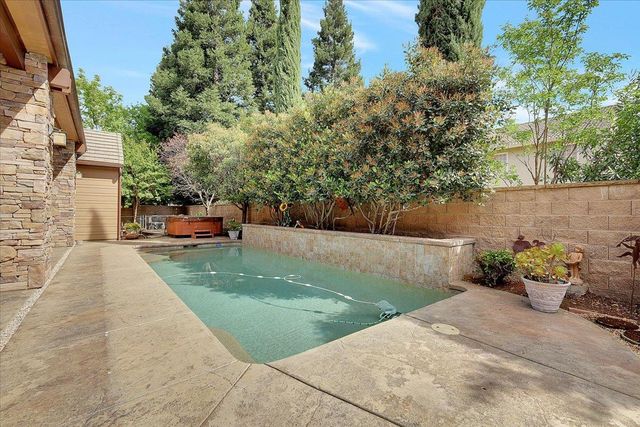 1990 Cobblestone Ct, Yuba City, CA 95993