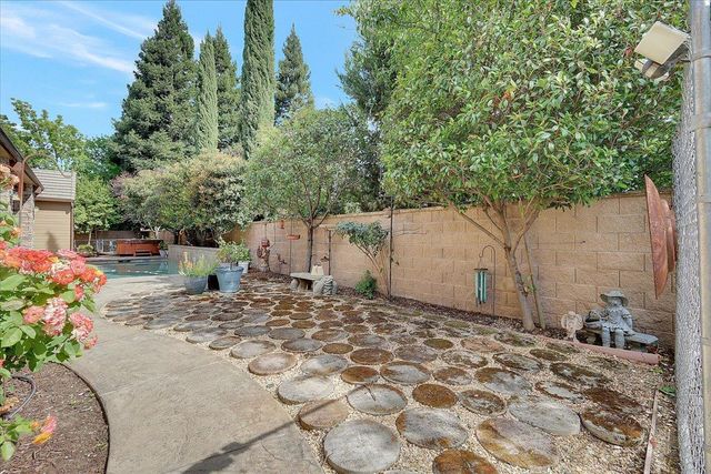 1990 Cobblestone Ct, Yuba City, CA 95993