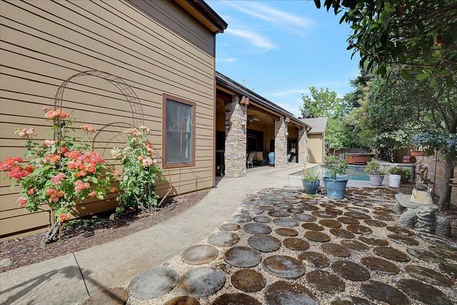 1990 Cobblestone Ct, Yuba City, CA 95993